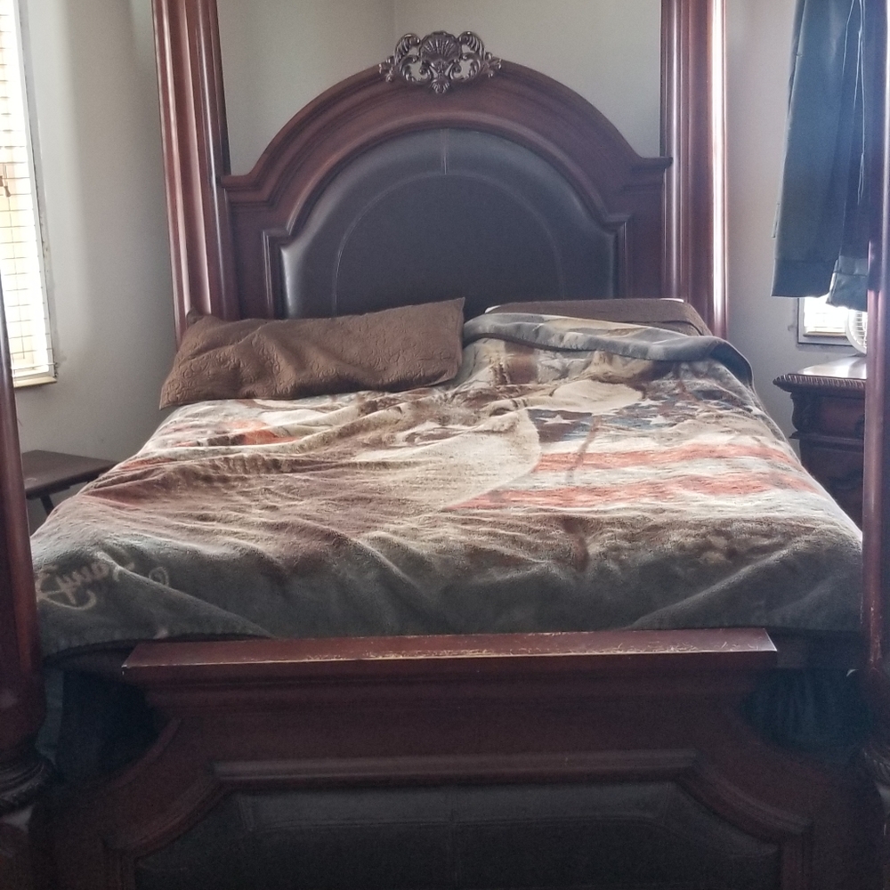 Bedroom set